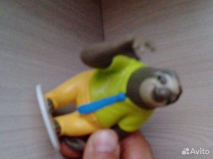 Фигурка ленивца из зверополиса