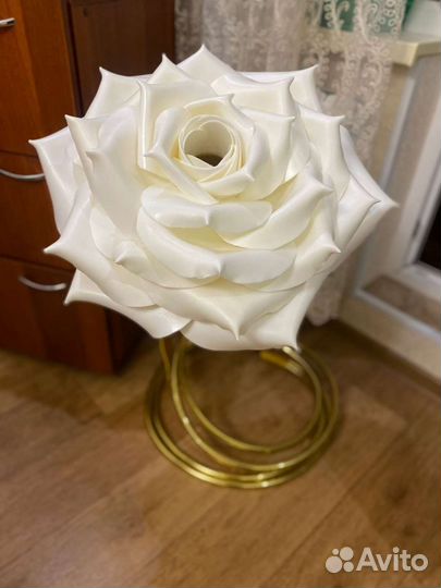 Торшер роза из изолона