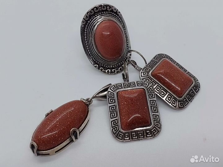 Комплект серебряных украшений