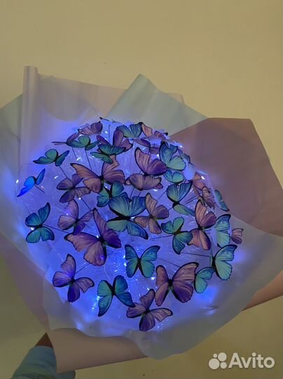 Букеты из бабочек светящейся