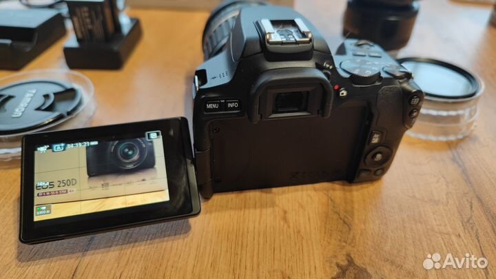 Canon 250d + 2 светосильных объектива
