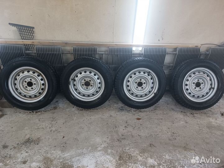 Колеса зимние 215/65/16 5-114,3