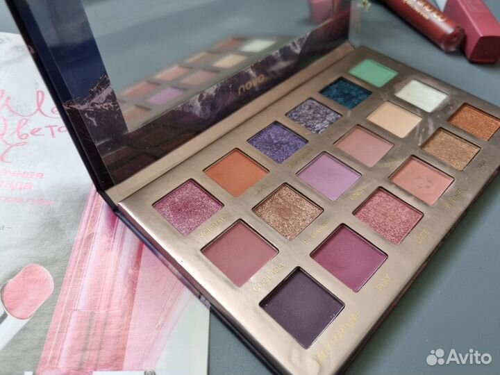 Тени для век