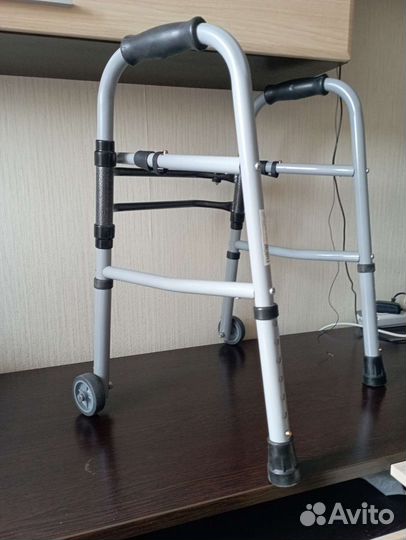 Инвалидные ходунки