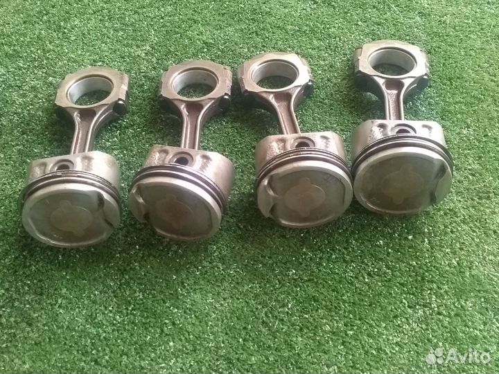 Поршни, шатуны Рено Меган 3. Для двс K4M V838