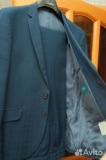 Потрясающий мужской костюм