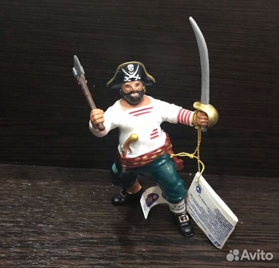 Papo, пираты Пират с саблей и топором (синий)