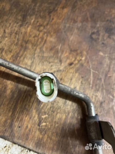 Рено Сандеро 2009-2014 трубка высокого давления