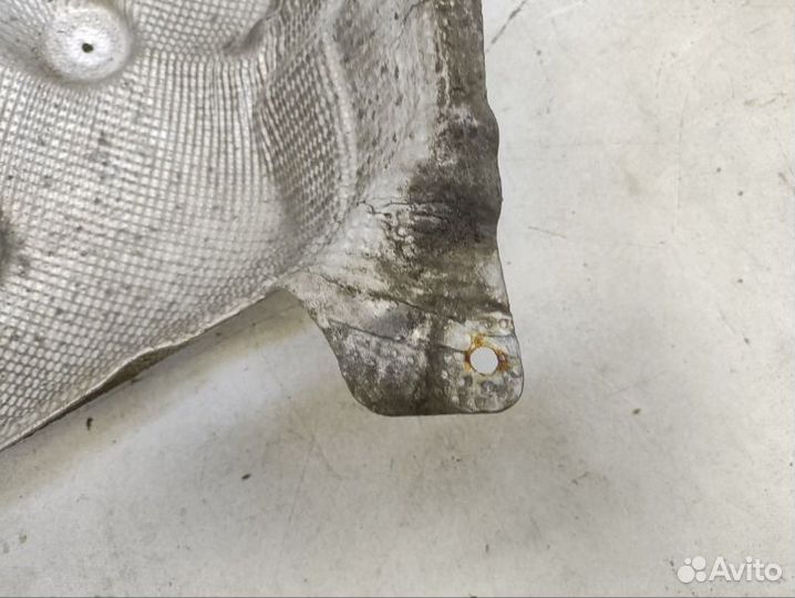 Теплозащита глушителя левая Bmw X5 G05 2018