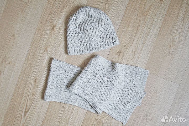 Шапка женская вязаная новая шерсть