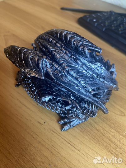 Дракон в серебре