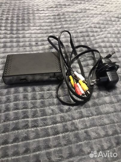 Тв приставка cadena cdt-1651sb