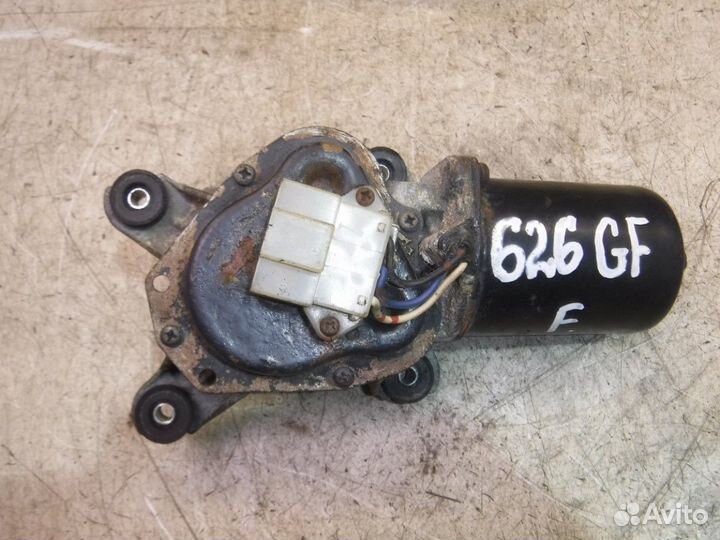 Моторчик стеклоочистителя передний Mazda 626 GF (1