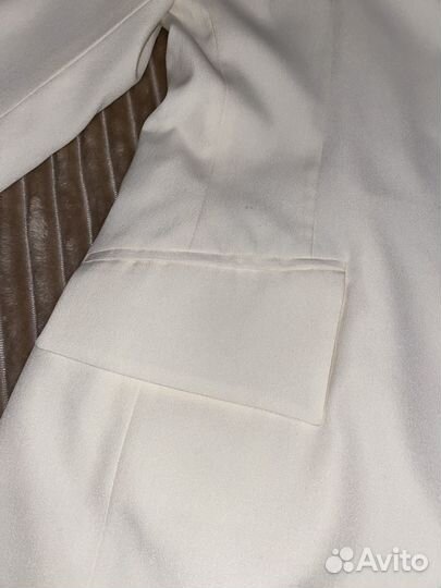 Костюм двойка с юбкой и пиджаком