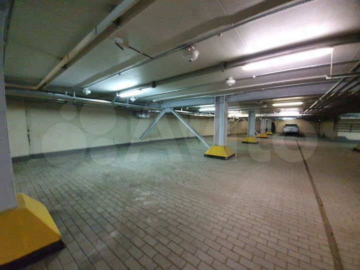 Машиноместо, 15 м²