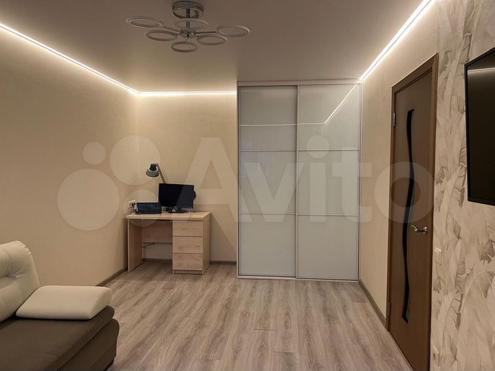 2-к. квартира, 42,7 м², 1/9 эт.