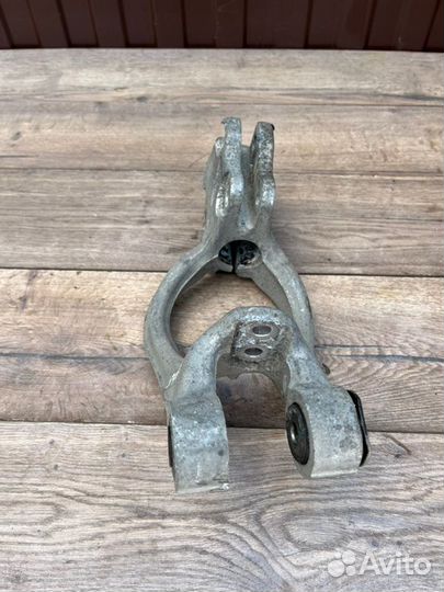 Кулак поворотный передний левый Opel Astra Gtc J