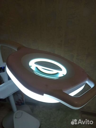 Лампа лупа для косметолога