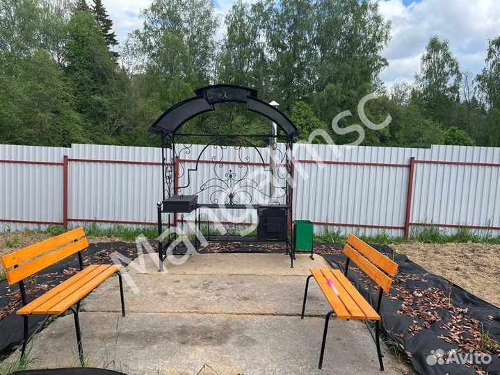 Мангал с крышей