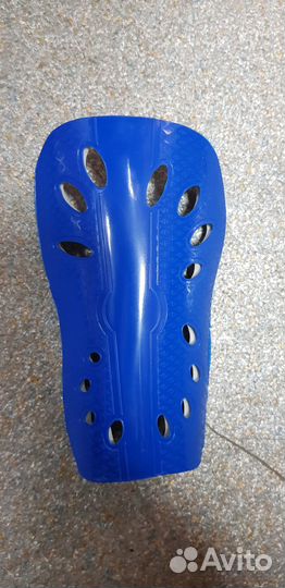 Щитки футбольные