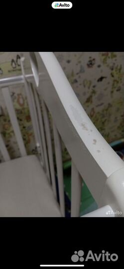 Детская кроватка с маятником и ящиком