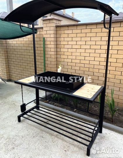 Мангал с крышей