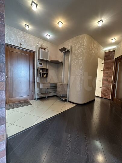 2-к. квартира, 70 м², 8/10 эт.