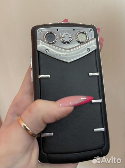 Vertu Constellation Quest, 8 ГБ