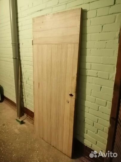 Дверь входная деревянная бу
