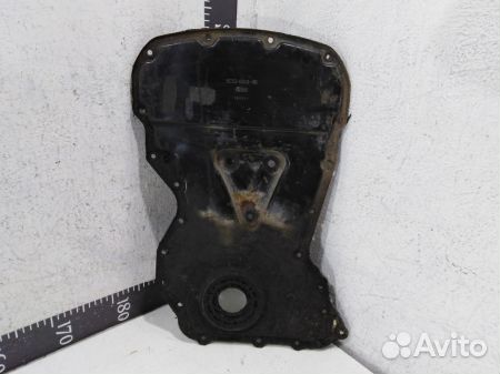 Крышка двигателя передняя