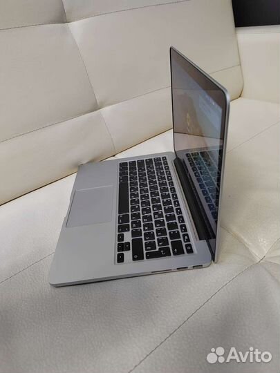 MacBook Pro 13 2015 core I5 2.7/8gb