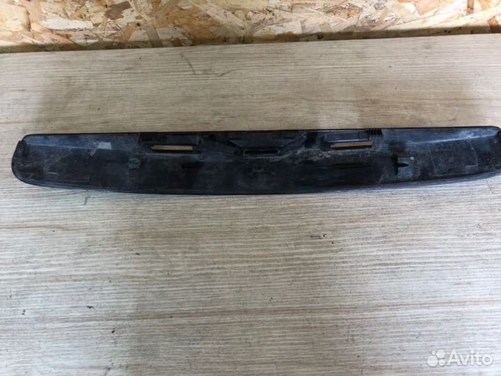 Накладка двери багажника задняя Nissan Qashqai J10