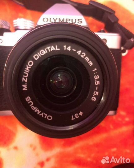 Зеркальный фотоаппарат