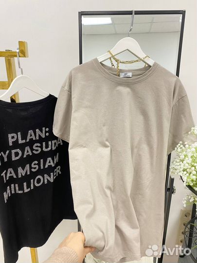 Футболка со стразами