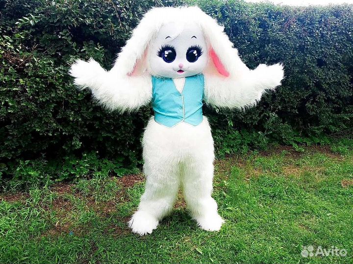 Поздравление от ростовых кукол Белый Мишка и др