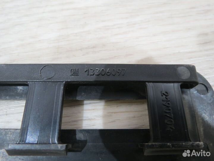 Накладка декоративная Opel Astra J