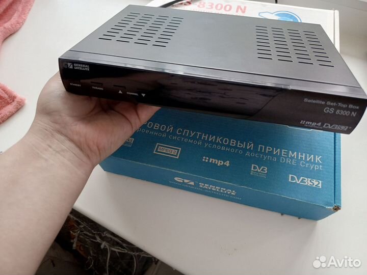 Цифровой спутниковый приемник триколортв