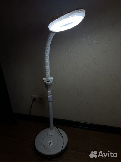 Лампа лупа напольная