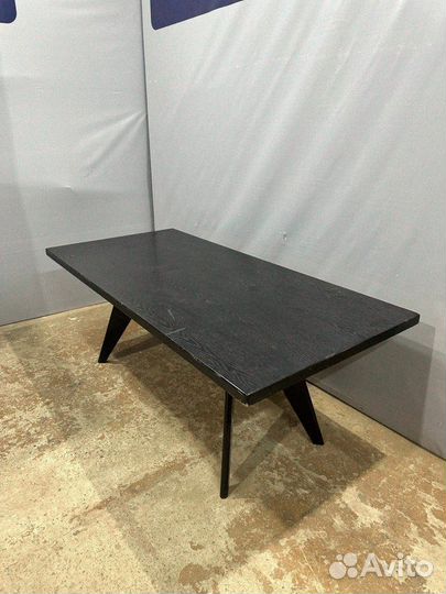 Переговорный стол