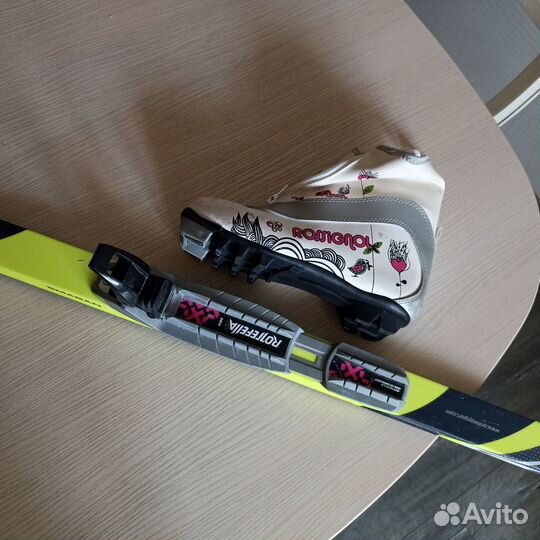 Продам детские лыжи, комплект