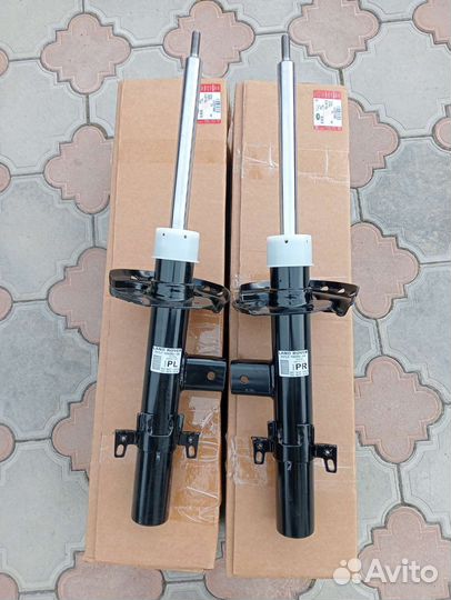 Задние амортизаторы Land Rover Freelander 2