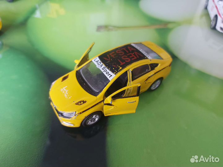 Машинки модельки металлические