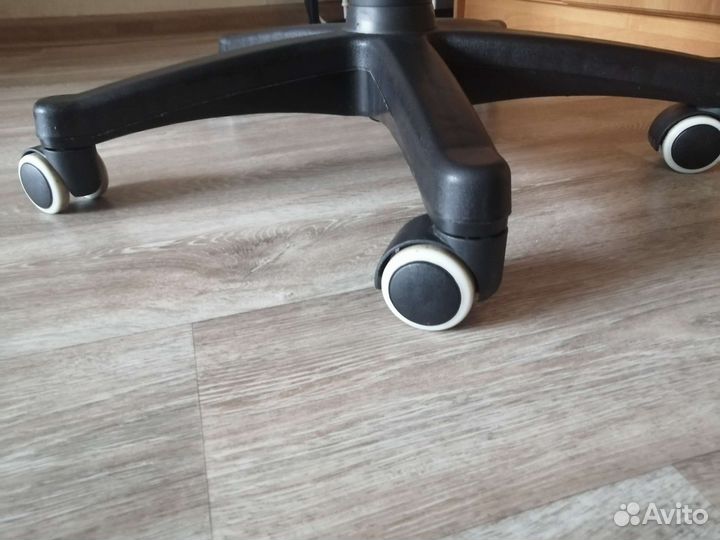 Компьютерное кресло