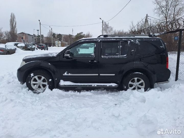 Nissan Pathfinder 2.5 AT, 2011, 200 000 км