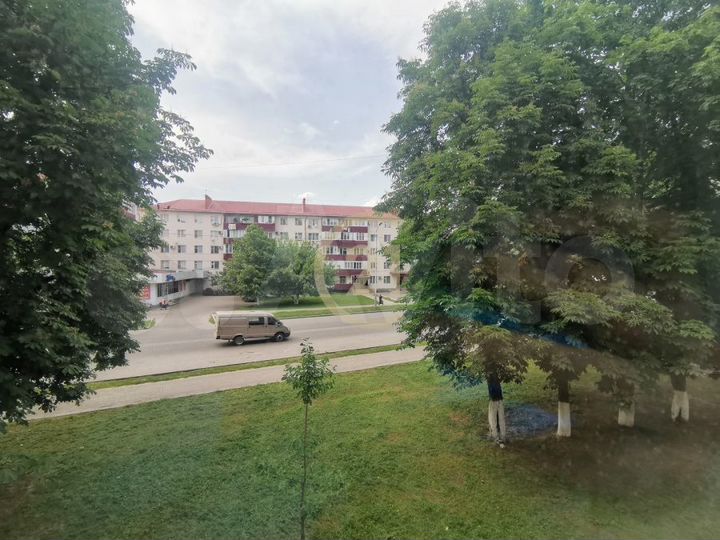 3-к. квартира, 65 м², 2/5 эт.