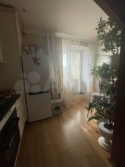 2-к. квартира, 76 м², 10/10 эт.
