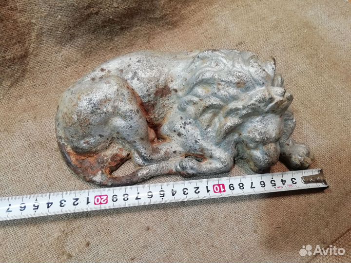 Старинная статуэтка лев чугун до 1917 года