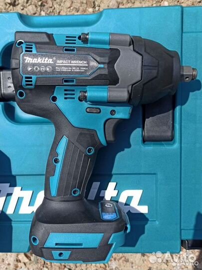 Гайковерт ударный аккумуляторный 700 н.м