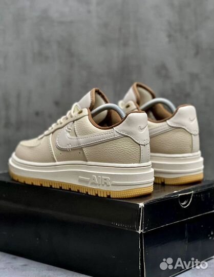 Кроссовки Nike AIR force 1 luxe версия
