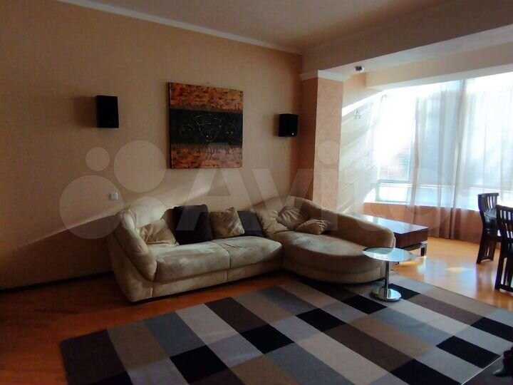 5-к. квартира, 221 м², 2/4 эт.